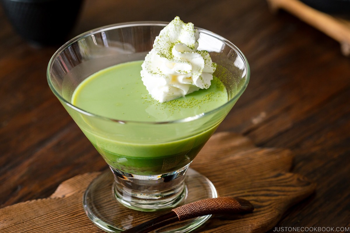 Matcha tea pudding